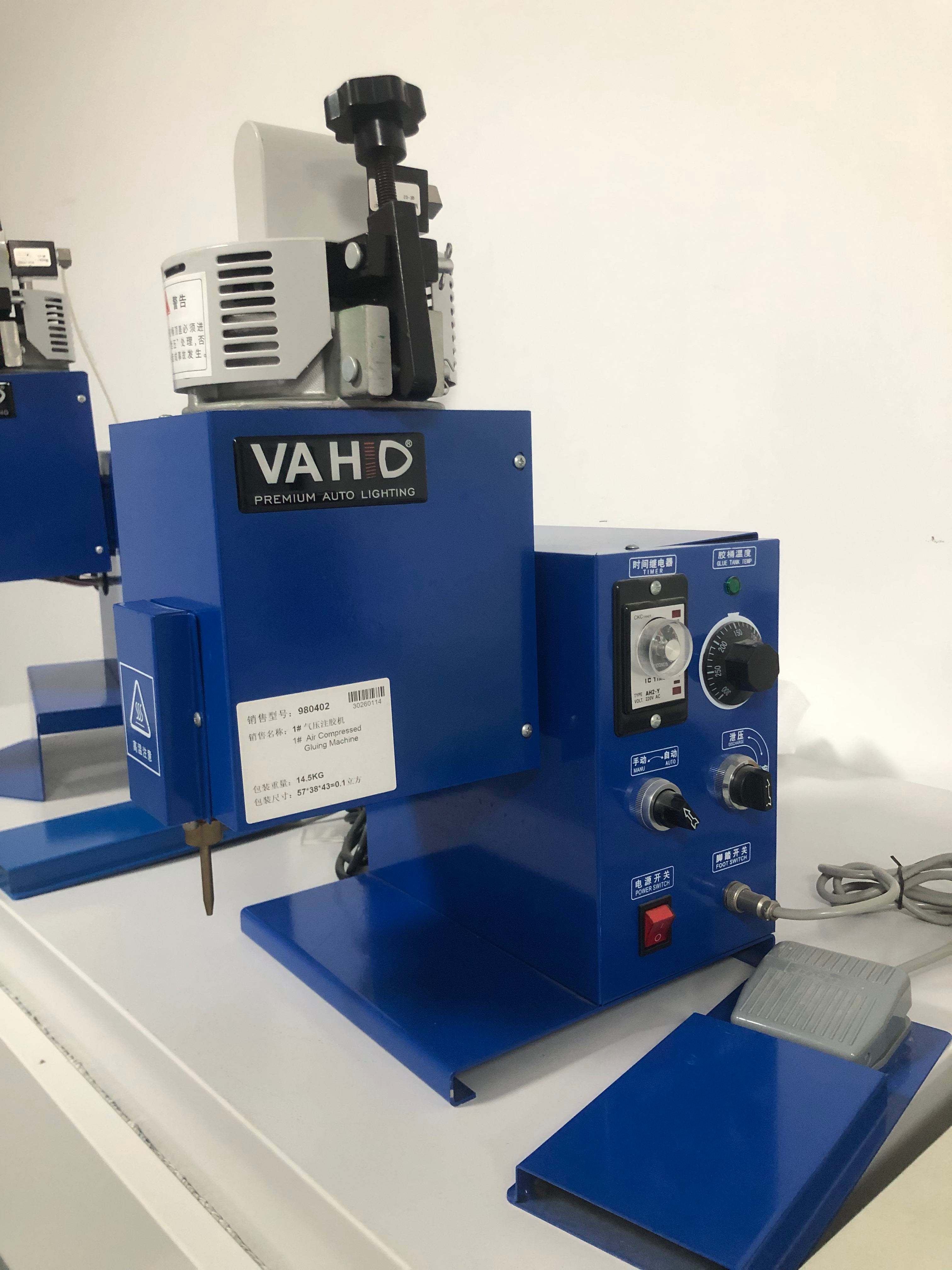 Máquina presurizada de adhesivo termofusible con aplicación por puntos y pulverización para reparar y sellar faros